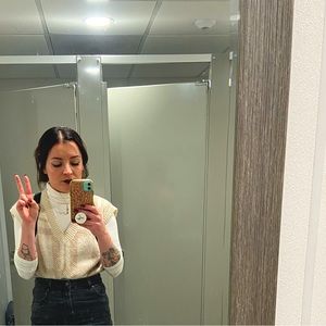 Meet your Posher, Jules